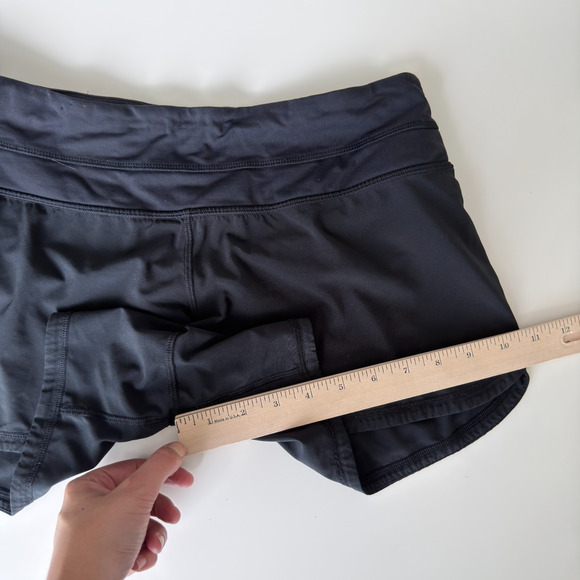 Lululemon Groovy Run Shorts Womens 6 Black 4.5'' Running Zip Pocket Athletic - Picture 7 of 8